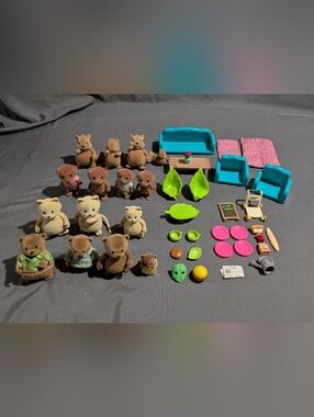 Li'l Woodzeez 43 Pieces Figures Animals Furniture Accessories Flocked Critters